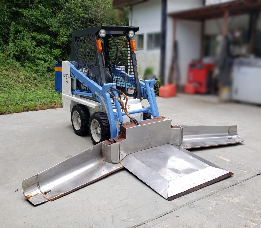 トヨタ スキッドステアローダー 4SDKL4 - 株式会社三郷トレーディング 