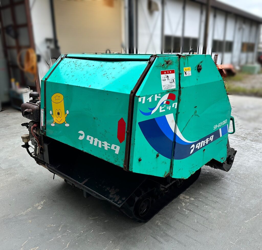 タカキタ 自走小型ロールベーラ SR601DXD - 株式会社三郷 