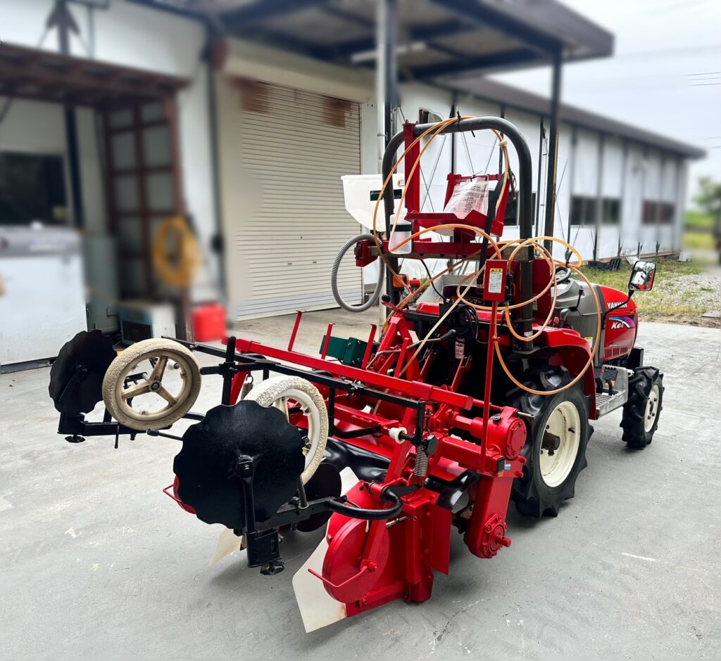 ヤンマー トラクター Ke-1 畝立て同時マルチ土壌消毒機＆液体散布機 