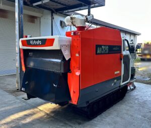 クボタコンバインAR326入荷致しました? - 株式会社三郷トレーディング 