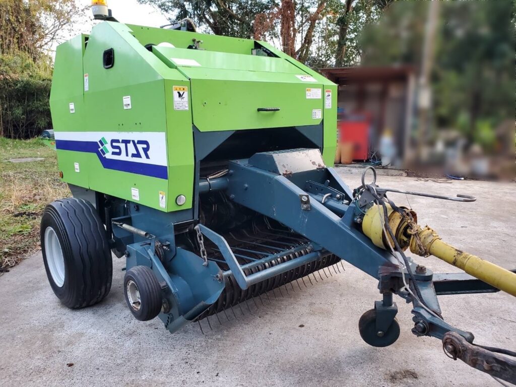 スター 中型カッティングロールベーラー TCR2220AT - 株式会社三郷  