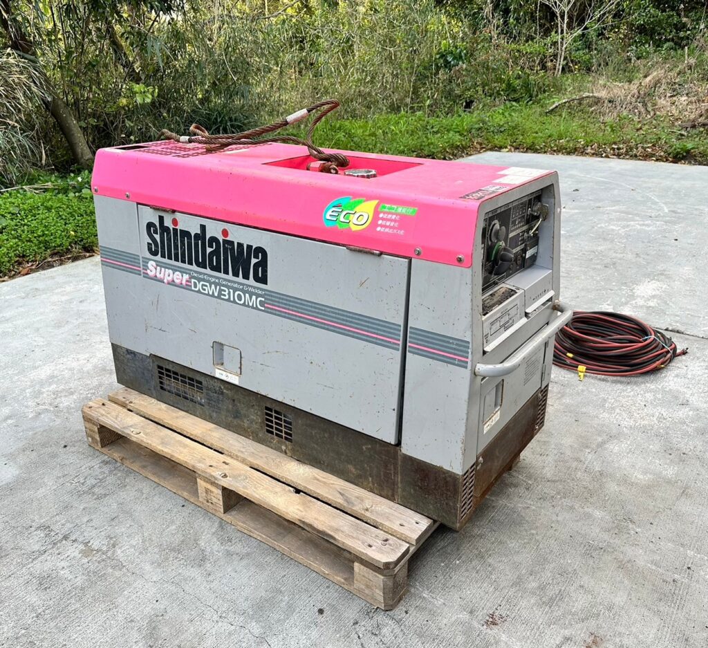 新ダイワ 防音型エンジン発電機兼用溶接機 DGW310MC - 株式会社三郷 