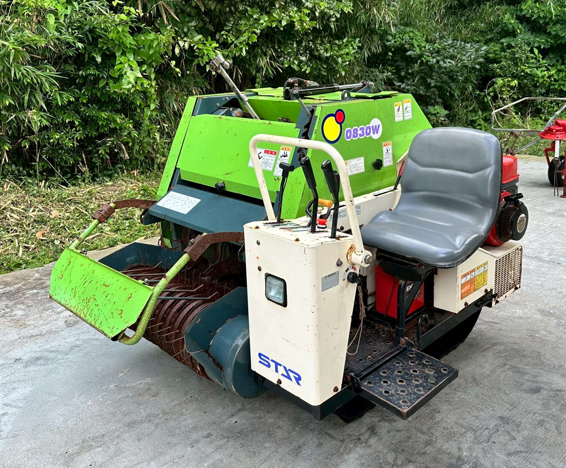 スター 自走ロールベーラー JCR0830MW