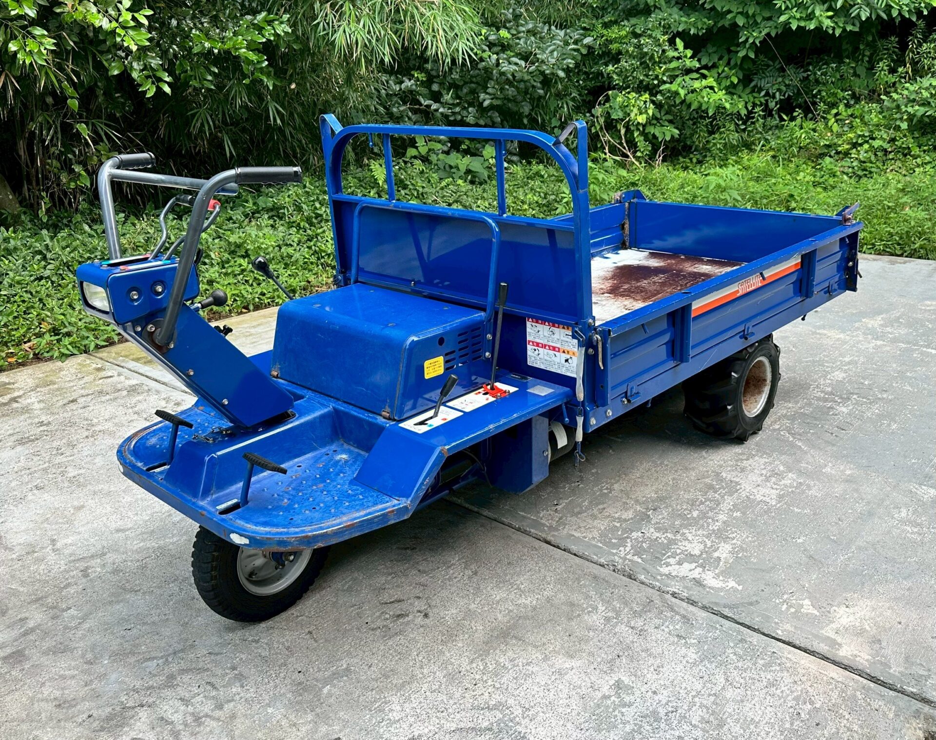 筑水キャニコム ダンプ 小型運搬車 ES633D