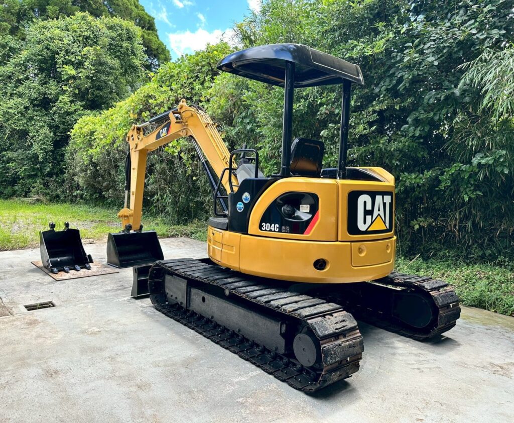 CAT ミニ油圧ショベル 304C-CR バケット付き - 株式会社三郷 
