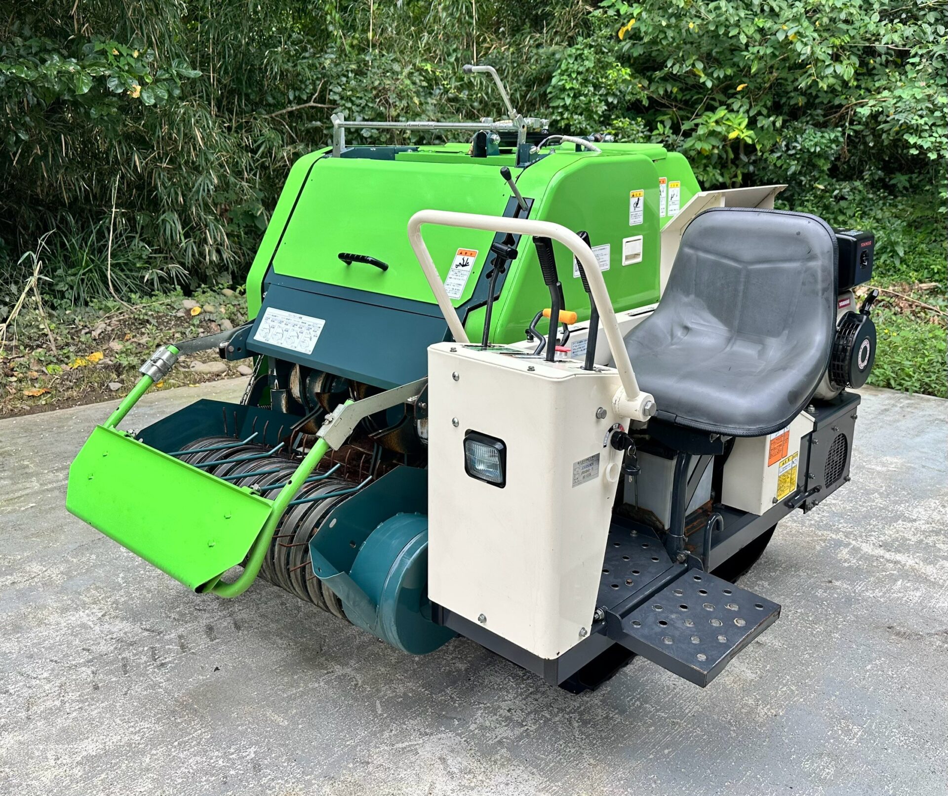 スター 自走カッティングロールベーラ JCR0850WDN